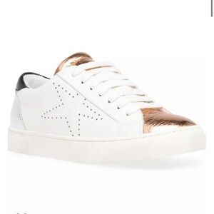 Women’s STEVE MADDEN Rezume Star sneakers- Size 7.5.